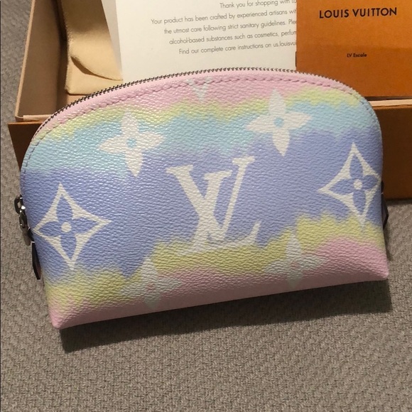 Louis Vuitton Escale Cosmetic Pouch - Picture 2 of 3